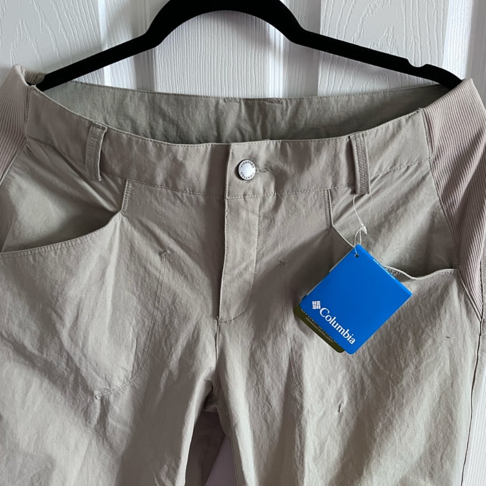 Columbia Women's Size 12 NWT Omni Shield Convertible Pants Beige - Picture 3 of 12
